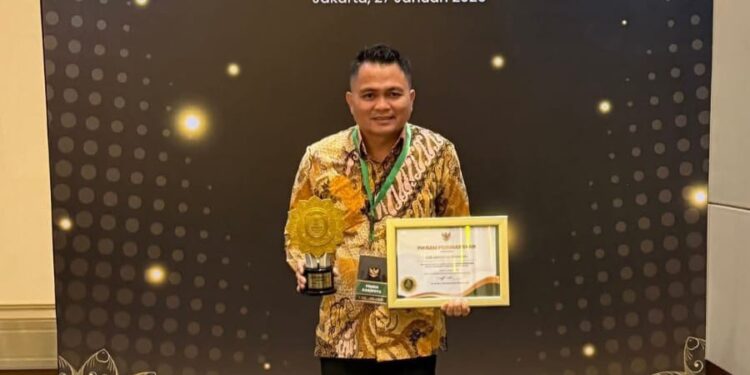 Terima Penghargaan di Deklarasi UHC Award, Bentuk Komitmen Pemkab Mitra Pastikan Masyarakat Peroleh Layanan Kesehatan