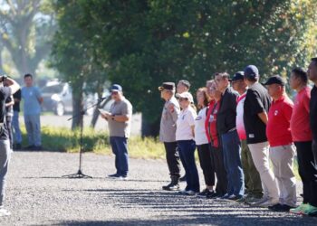 Ciptakan Lingkungan Kerja Bersih, Sehat dan Nyaman, Pemkab Minahasa Rutin Kerja Bakti Masal