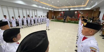 Dikukuhkan Bupati Robby, 32 Paskibraka Kabupaten Minahasa Siap Kibarkan Merah Putih di HUT Ke-81 Kemerdekaan Indonesia