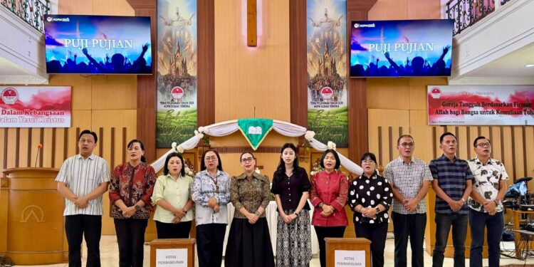 Ibadah Minggu di KGPM Sidang Yeremia Jakarta, Wabup Vanda Beri Pesan
